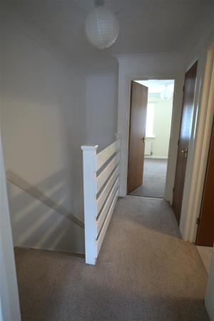 2 bedroom Terraced House to let in Sheppards Field, Wimborne