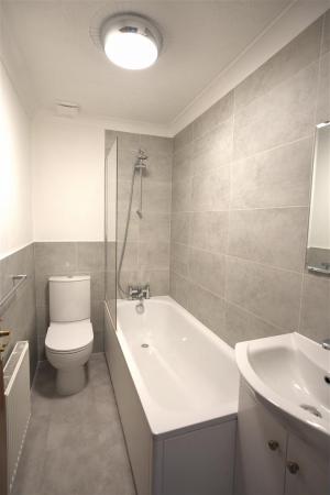 2 bedroom Terraced House to let in Sheppards Field, Wimborne