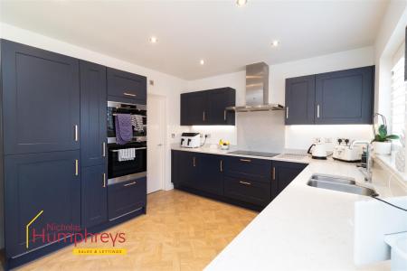 4 bedroom Detached house for sale in Thresher Way, Wimborne