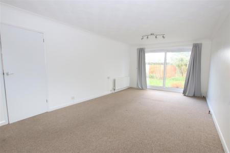 2 bedroom Detached bungalow to let in St Just Close, Ferndown
