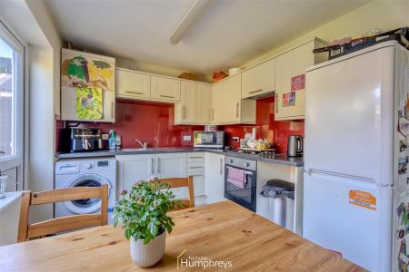 2 bedroom Terraced House to let in Canford View Drive, Colehill