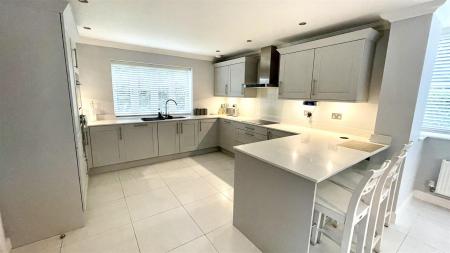 5 bedroom Detached house for sale in Ainsley Road, Wimborne