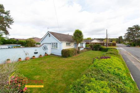 3 bedroom Detached bungalow for sale in Bushmead Drive, Ashley Heath