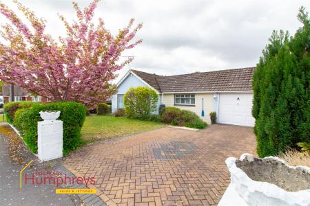3 bedroom Detached bungalow for sale in Bushmead Drive, Ashley Heath