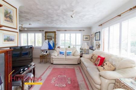 3 bedroom Detached bungalow for sale in Bushmead Drive, Ashley Heath