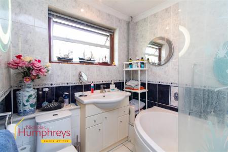 3 bedroom Detached bungalow for sale in Bushmead Drive, Ashley Heath