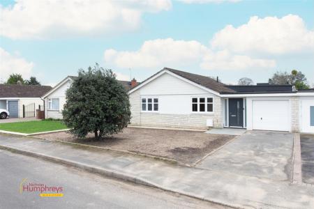 5 bedroom Detached bungalow for sale in Martindale Avenue, Wimborne