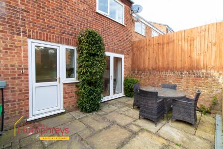 3 bedroom Terraced House to let in Coventry Close, Wimborne