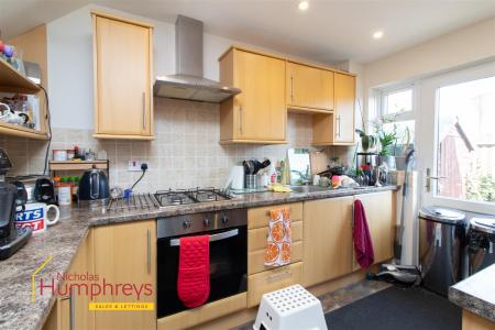 3 bedroom Detached house to let in VALLIS CLOSE, BAITER PARK, POOLE