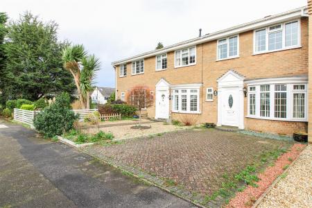 3 bedroom Semi-detached house to let in Warren Walk, Ferndown