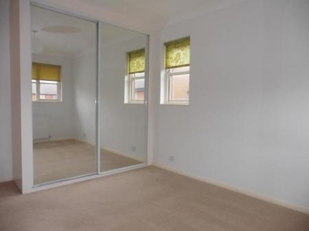 3 bedroom End of terrace house to let in Waldren Close, Baiter Park