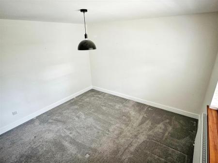 2 bedroom Apartment to let in Birkdale Court, Broadstone