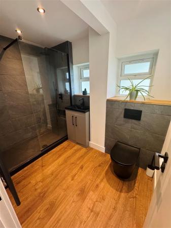 2 bedroom Apartment to let in Birkdale Court, Broadstone