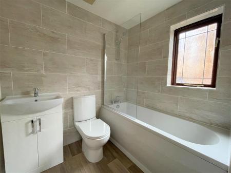 3 bedroom Detached house to let in Albion Way, Verwood