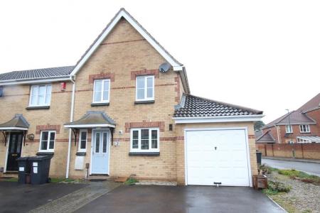 3 bedroom End of terrace house to let in Saffron Way, Bournemouth