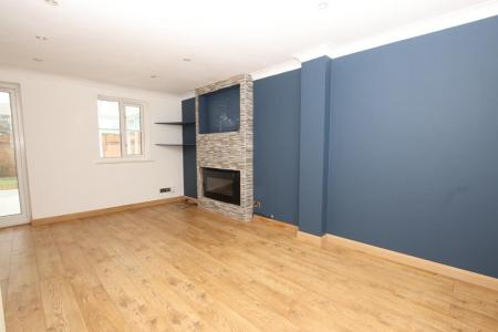 3 bedroom End of terrace house to let in Saffron Way, Bournemouth
