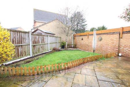 3 bedroom End of terrace house to let in Saffron Way, Bournemouth