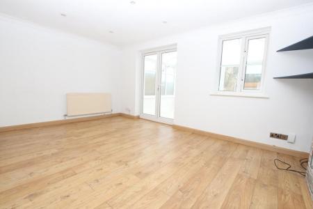 3 bedroom End of terrace house to let in Saffron Way, Bournemouth