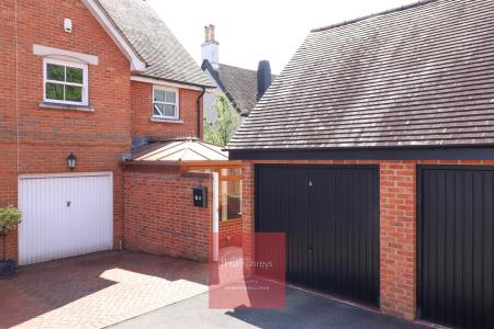 3 bedroom Town house to let in West Street, Wimborne