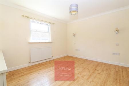 3 bedroom Town house to let in West Street, Wimborne