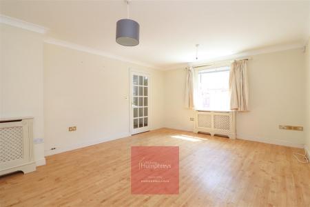 3 bedroom Town house to let in West Street, Wimborne