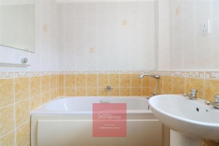 3 bedroom Town house to let in West Street, Wimborne