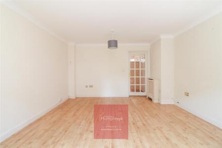 3 bedroom Town house to let in West Street, Wimborne