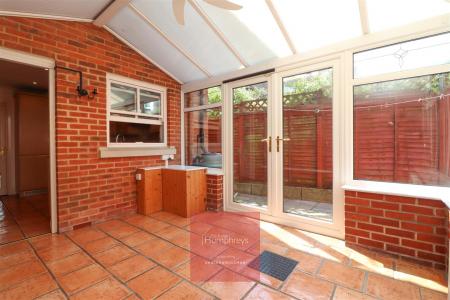 3 bedroom Town house to let in West Street, Wimborne