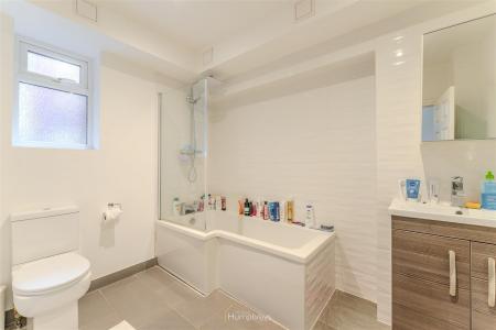 2 bedroom Apartment to let in Durley Gardens, Bournemouth