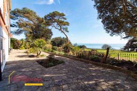 2 bedroom Apartment to let in Durley Gardens, Bournemouth
