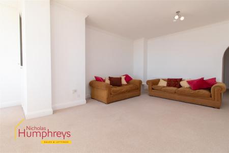 2 bedroom Apartment to let in Durley Gardens, Bournemouth