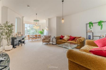 2 bedroom Apartment to let in Durley Gardens, Bournemouth