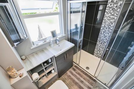 4 bedroom Semi-detached house to let in Cutlers Place, Colehill