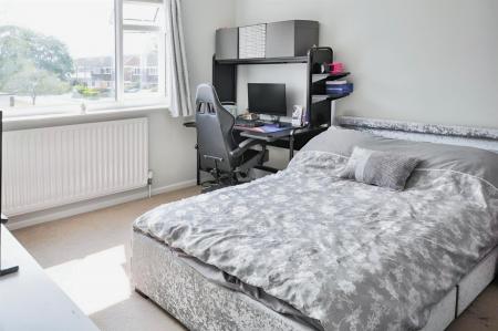 4 bedroom Semi-detached house to let in Cutlers Place, Colehill