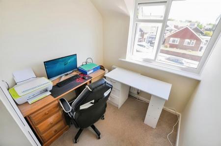 4 bedroom Semi-detached house to let in Cutlers Place, Colehill