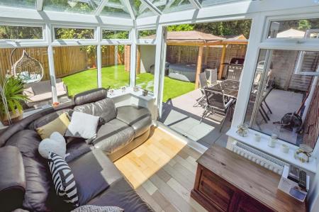 4 bedroom Semi-detached house to let in Cutlers Place, Colehill