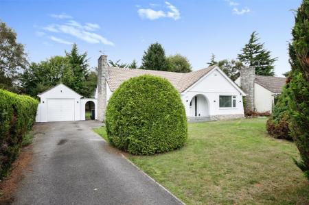 2 bedroom Detached bungalow to let in Wimborne Road East, Ferndown