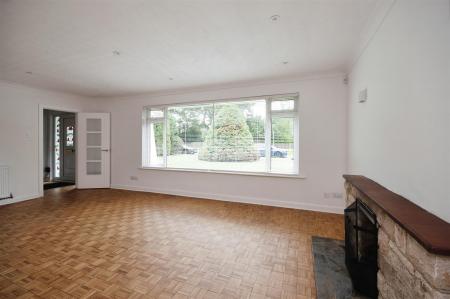 2 bedroom Detached bungalow to let in Wimborne Road East, Ferndown