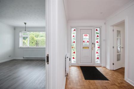 2 bedroom Detached bungalow to let in Wimborne Road East, Ferndown