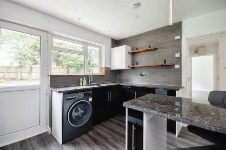 2 bedroom Detached bungalow to let in Wimborne Road East, Ferndown