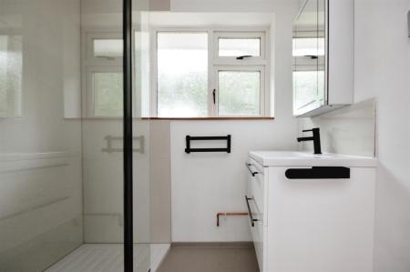 2 bedroom Detached bungalow to let in Wimborne Road East, Ferndown