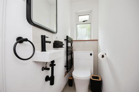 2 bedroom Detached bungalow to let in Wimborne Road East, Ferndown