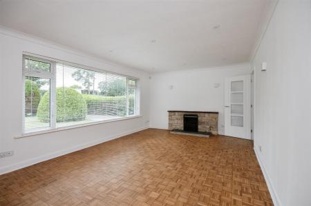 2 bedroom Detached bungalow to let in Wimborne Road East, Ferndown