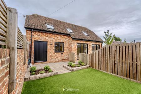 New Barn Farm, Knowlton