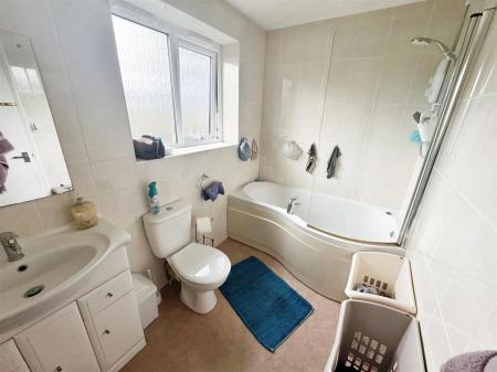 4 bedroom Detached house to let in Canford View Drive, Colehill