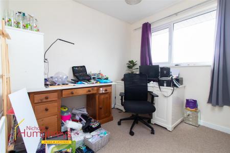 4 bedroom Semi-detached house to let in GURNEY ROAD, CORFE MULLEN