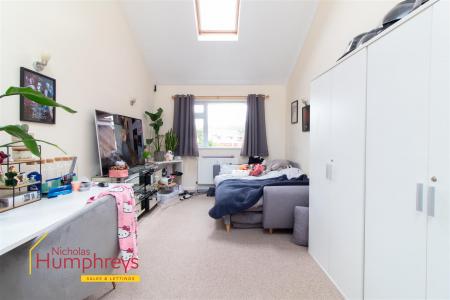 4 bedroom Semi-detached house to let in GURNEY ROAD, CORFE MULLEN