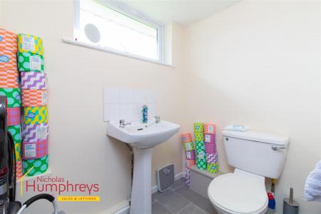 4 bedroom Semi-detached house to let in GURNEY ROAD, CORFE MULLEN