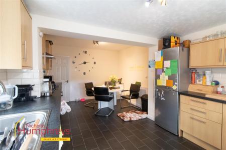 4 bedroom Semi-detached house to let in GURNEY ROAD, CORFE MULLEN