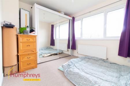 4 bedroom Semi-detached house to let in GURNEY ROAD, CORFE MULLEN